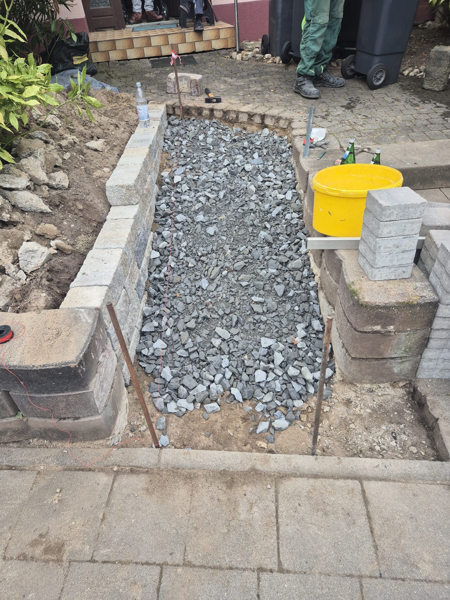 Vorher: Die alte Einfahrt in Haan Vorher Einfahrt pflastern Pflasterarbeiten Haan Baustelle